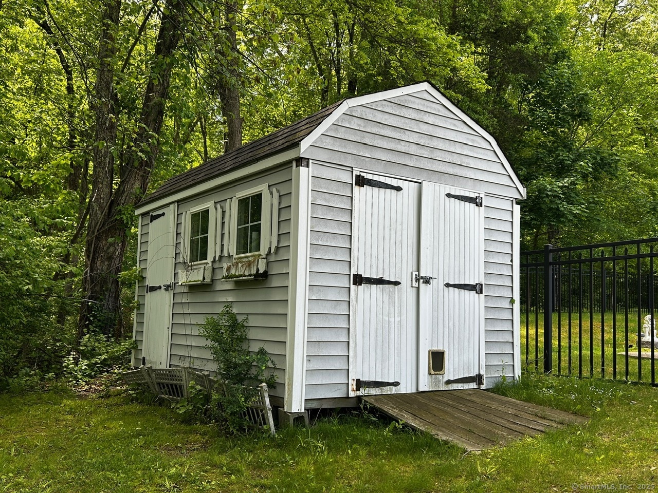 397 Walnut Hill Road Thomaston, CT 06787 - Photo 8 of 36