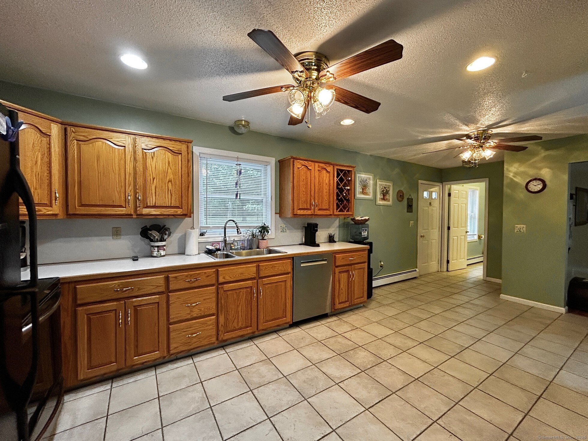 397 Walnut Hill Road Thomaston, CT 06787 - Photo 9 of 36