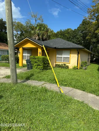 $1,800 | 411 Pleasant Street, Daytona Beach, FL 32114