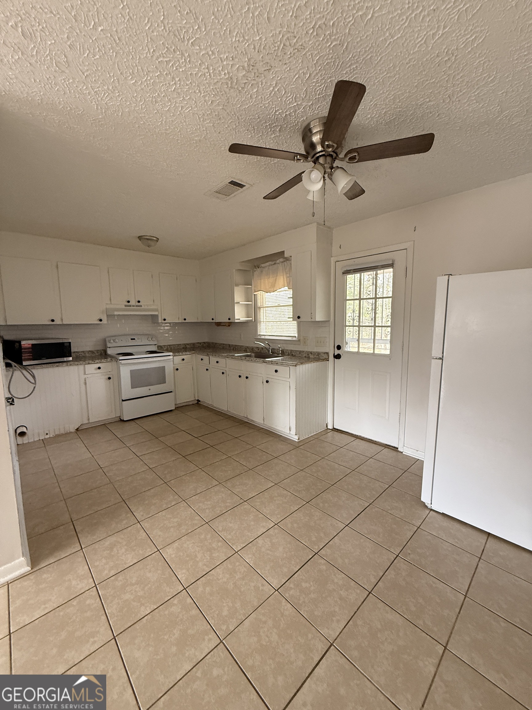 304 Wall Street Warner Robins, GA 31088 - Photo 7 of 20