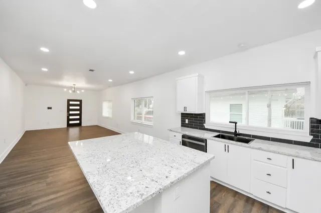 $300,000 | 2518 Cochran Street, Houston, TX 77009