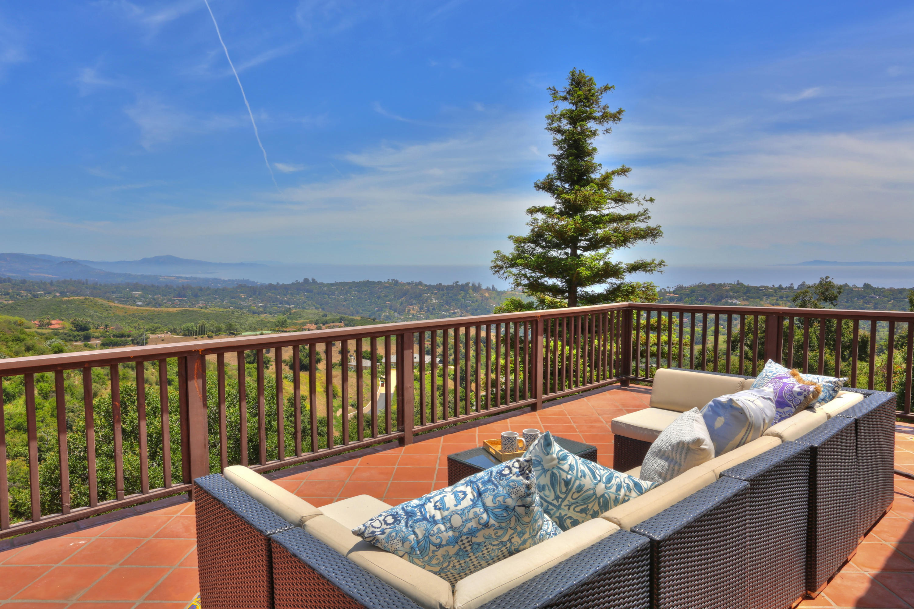 2220 Gibraltar Road Santa Barbara, CA 93103 - Photo 17 of 21 a view of sitting area with furniture