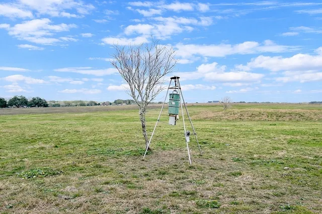 $299,500 | 532 Farm To Market 532, Weimar, TX 78962