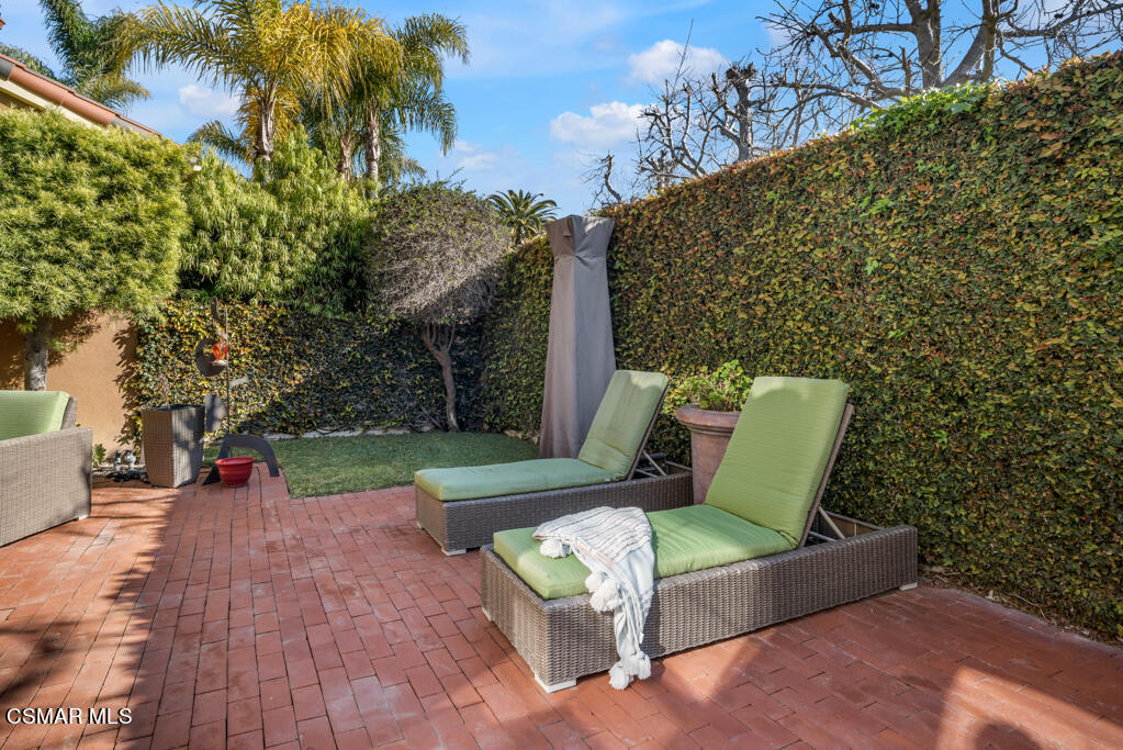 1138 Corte Riviera Camarillo, CA 93010 - Photo 34 of 40 1138 Corte Riviera- HsHProd -23