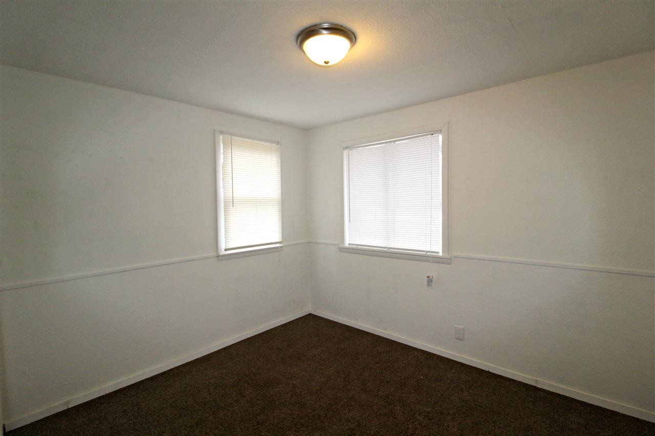 2253 Dutcher Road Flint, MI 48532 - Photo 11 of 18 21554539-10.JPG