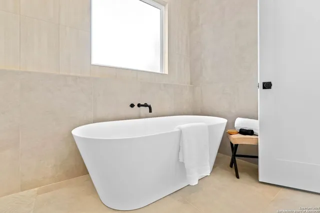 $849,999 | 736 Mountain Creek Trail, Boerne, TX 78006