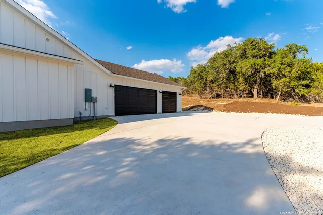 $849,999 | 736 Mountain Creek Trail, Boerne, TX 78006