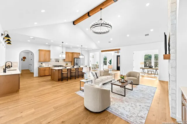 $849,999 | 736 Mountain Creek Trail, Boerne, TX 78006