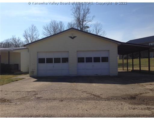 4516 Thorofare Road Clendenin, WV 25045 - Photo 2 of 3 Garage.
