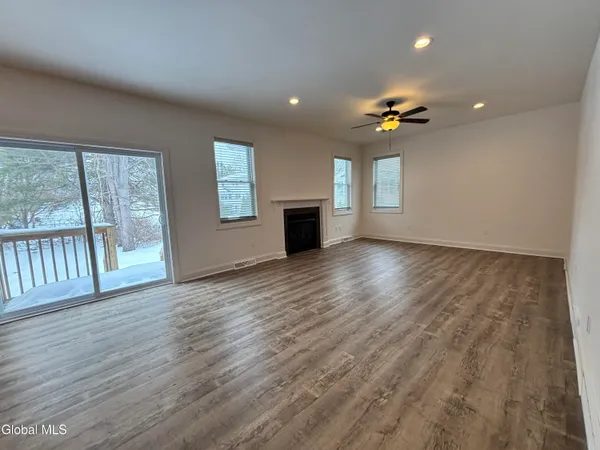 $2,950 | 587 A Grooms Road, Clifton Park, NY 12065