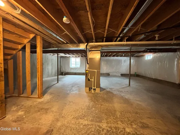 $2,950 | 587 A Grooms Road, Clifton Park, NY 12065