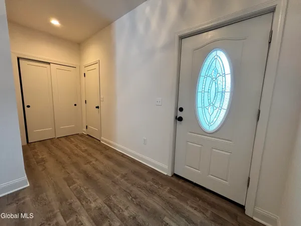 $2,950 | 587 A Grooms Road, Clifton Park, NY 12065