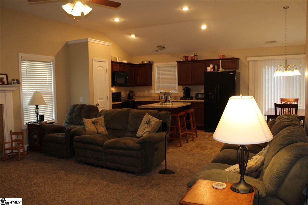 11 Rusty Court Simpsonville, SC 29680 - Photo 2 of 20 Gallery Image 2