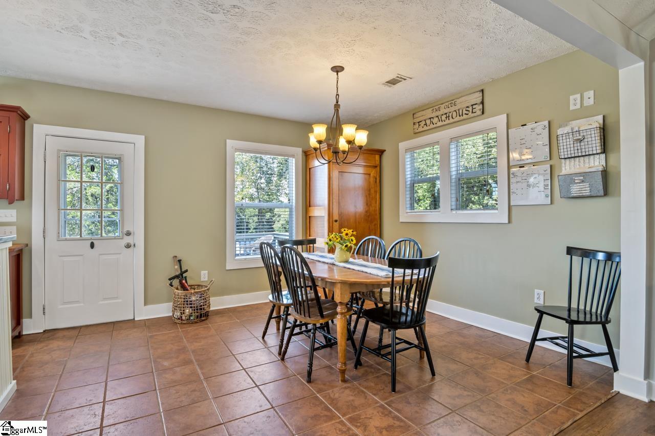 1027 Johnson Road Easley, SC 29642 - Photo 13 of 36