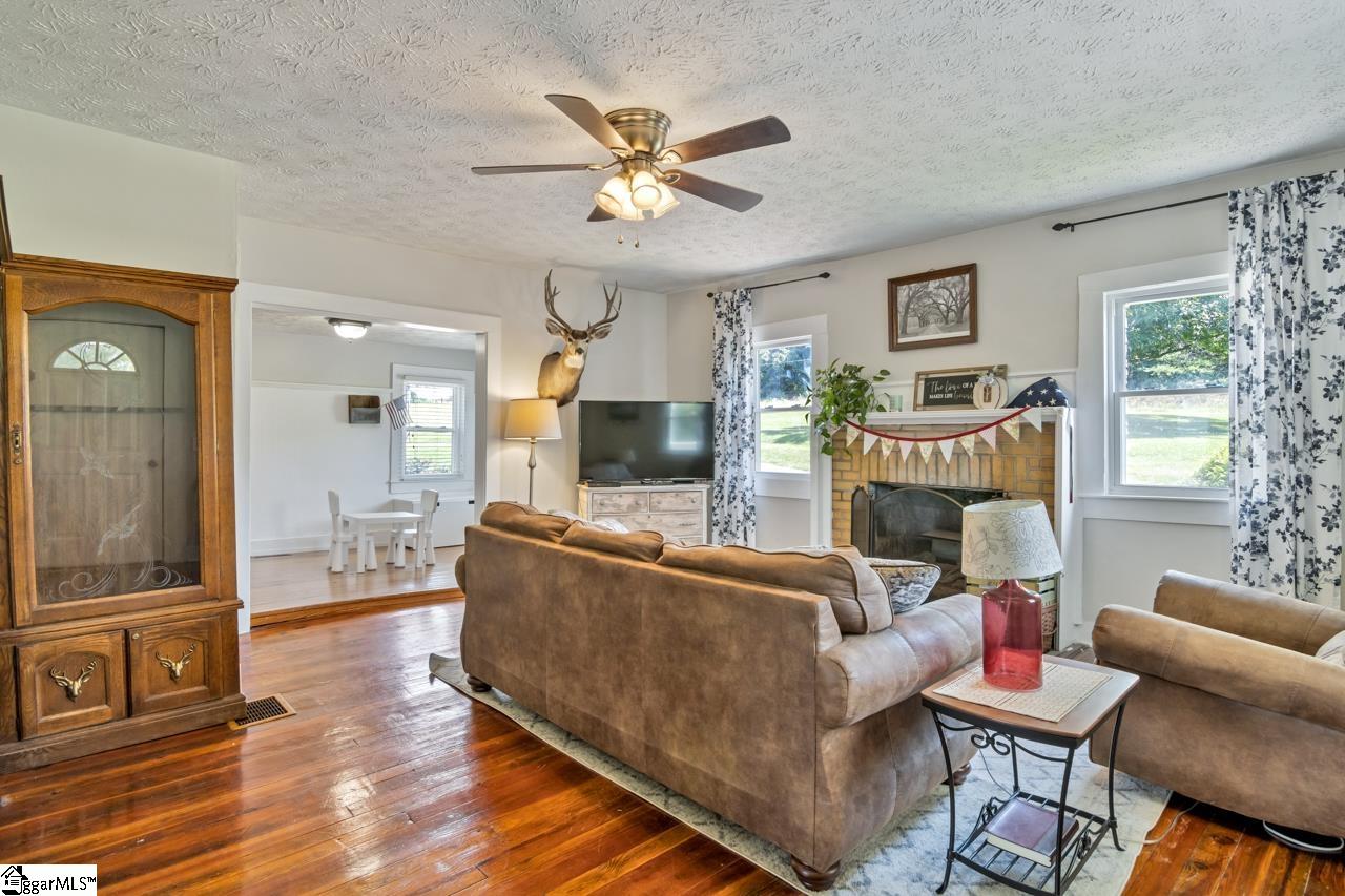 1027 Johnson Road Easley, SC 29642 - Photo 16 of 36