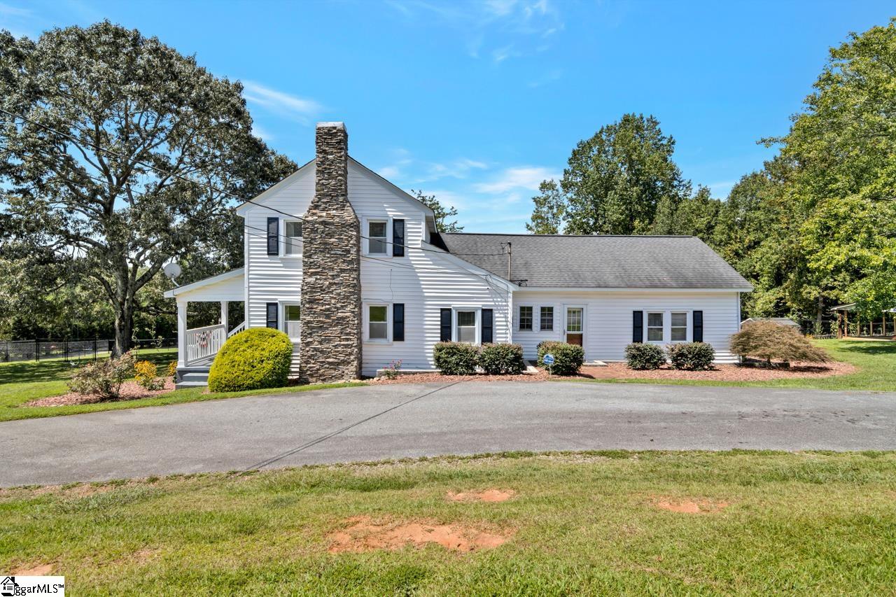 1027 Johnson Road Easley, SC 29642 - Photo 3 of 36