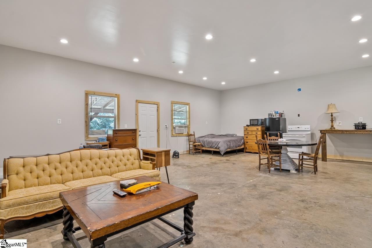 1027 Johnson Road Easley, SC 29642 - Photo 24 of 36