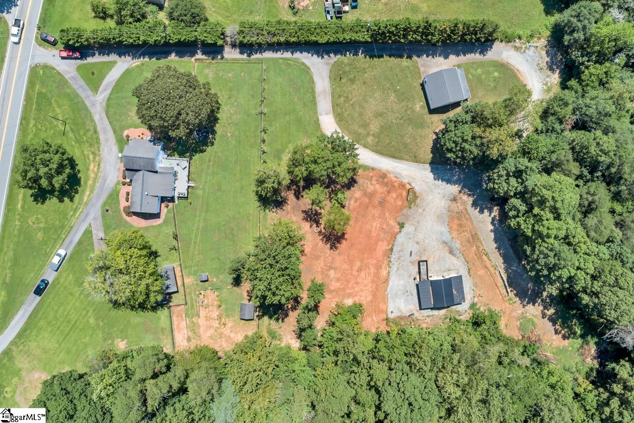 1027 Johnson Road Easley, SC 29642 - Photo 5 of 36