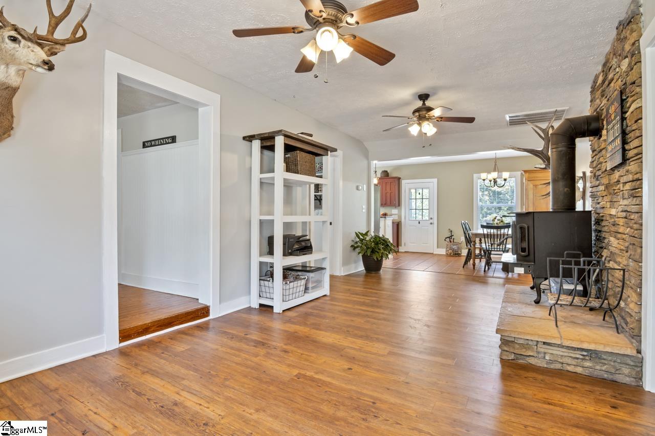 1027 Johnson Road Easley, SC 29642 - Photo 10 of 36