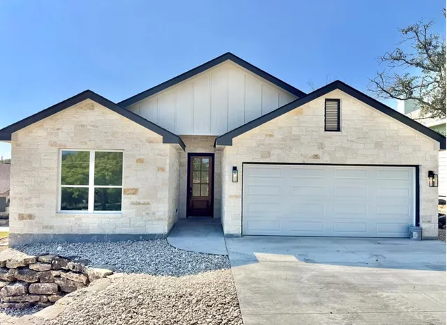$2,800 | 130 Homer Drive West, Kerrville, TX 78028