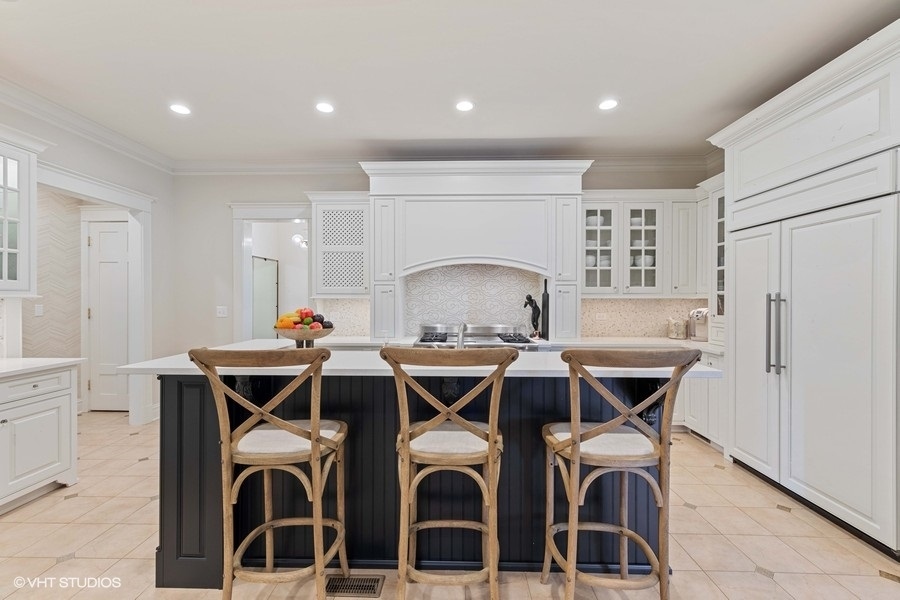236 Melrose Avenue Elmhurst, IL 60126 - Photo 12 of 50 a view of a table and chairs in a room