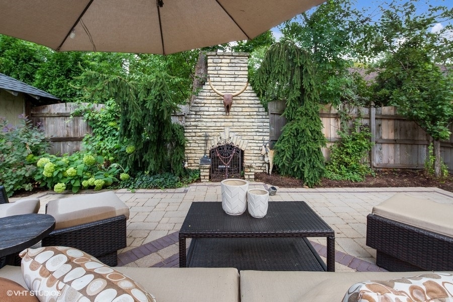 236 Melrose Avenue Elmhurst, IL 60126 - Photo 44 of 50 a outdoor space with a patio