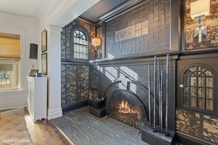 236 Melrose Avenue Elmhurst, IL 60126 - Photo 7 of 50 a view of an entryway with a front door