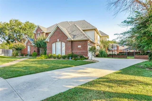 $1,085,000 | 203 Manor Place, Southlake, TX 76092