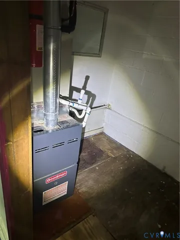 a view of an entryway with sitting area