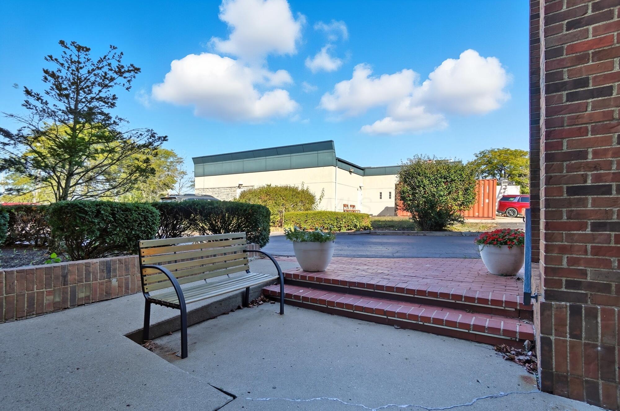 4700 Reed Road Columbus, OH 43220 - Photo 13 of 42 014