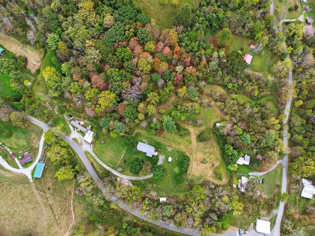 36016 Widener Valley Road Glade Spring, VA 24340 - Photo 5 of 27 Gallery Image 5