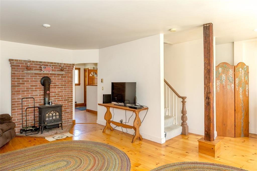 28 Lakeview Road West Boothbay Harbor, ME 04575 - Photo 14 of 34 Oversized family room with knotty...