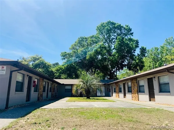 $1,100 | 952 Northeast 8th Avenue, Crystal River, FL 34428