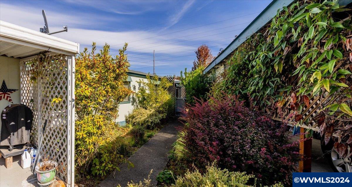 1602 Northeast Riverside Drive, Unit 32 McMinnville, OR 97128 - Photo 5 of 46