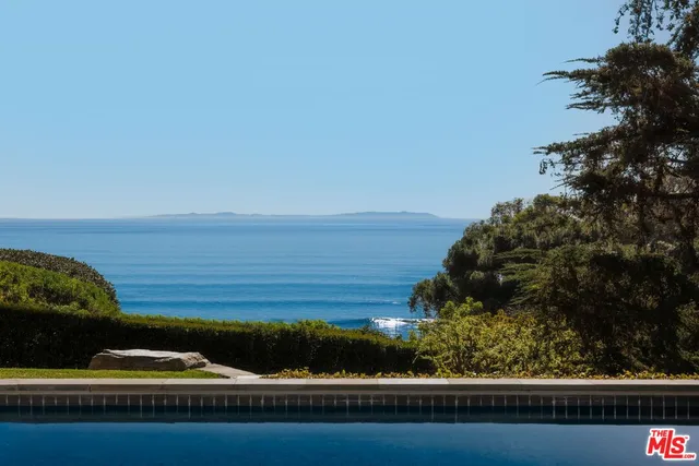 $30,000,000 | 6825 Zumirez Drive, Malibu, CA 90265