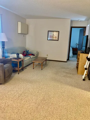 $900 | 301 West Bert Street, Unit 28, Lake Crystal, MN 56055