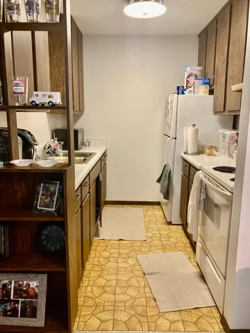 $900 | 301 West Bert Street, Unit 28, Lake Crystal, MN 56055