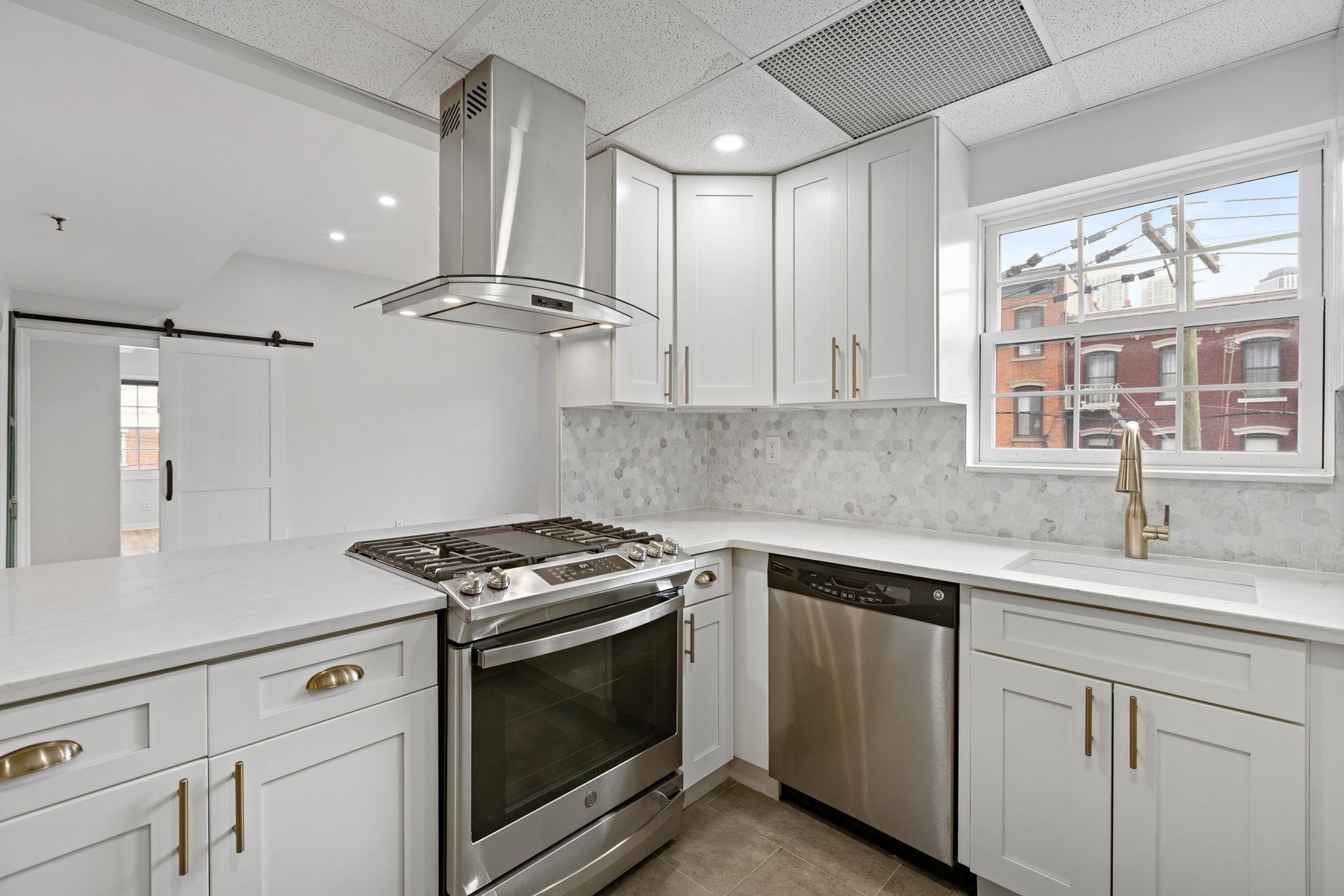 357 Varick Street, Unit 325B Jersey City, NJ 07302 - Photo 6 of 23