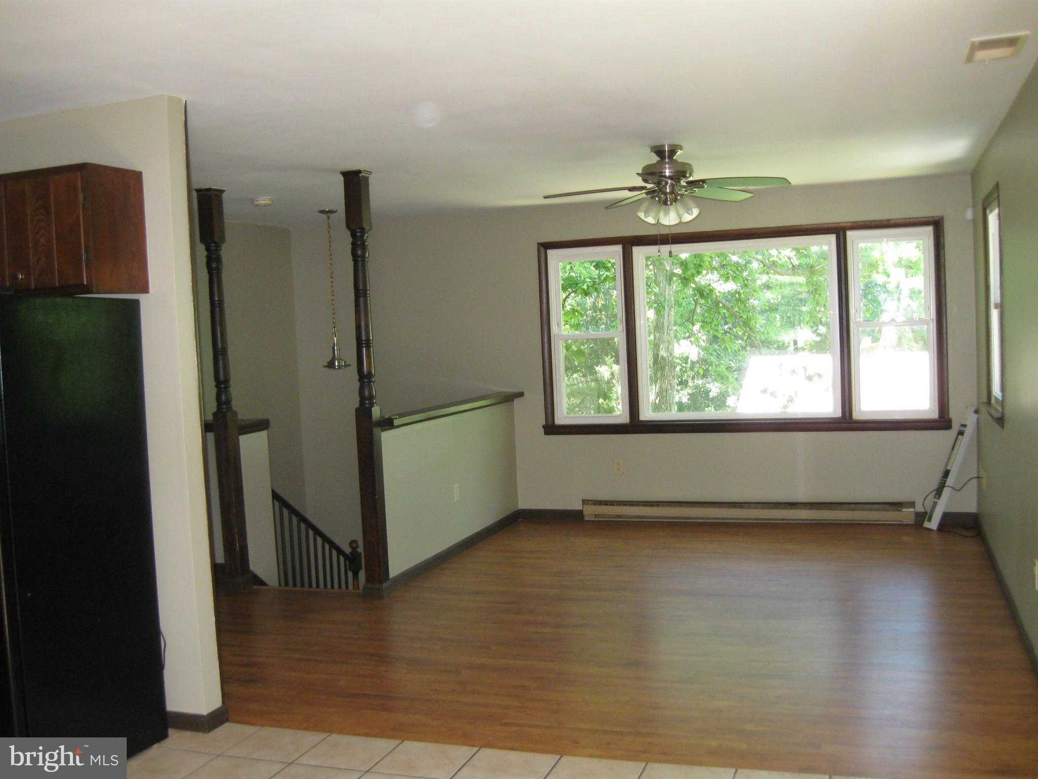 504 Hoot Owl Road Riva, MD 21140 - Photo 9 of 20 Living Room