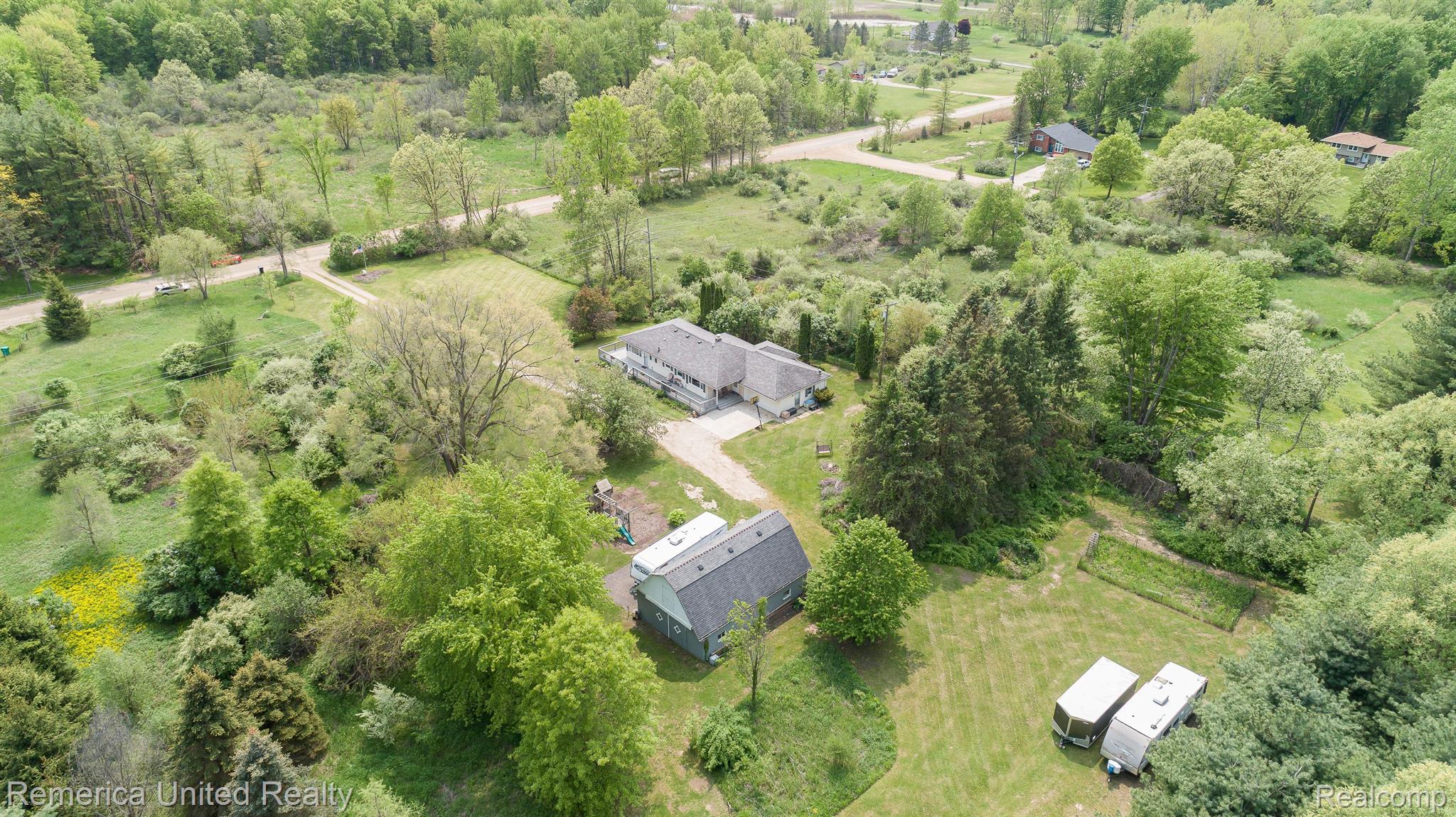 6085 Golf Club Road Howell, MI 48843 - Photo 26 of 37 Gallery Image 26