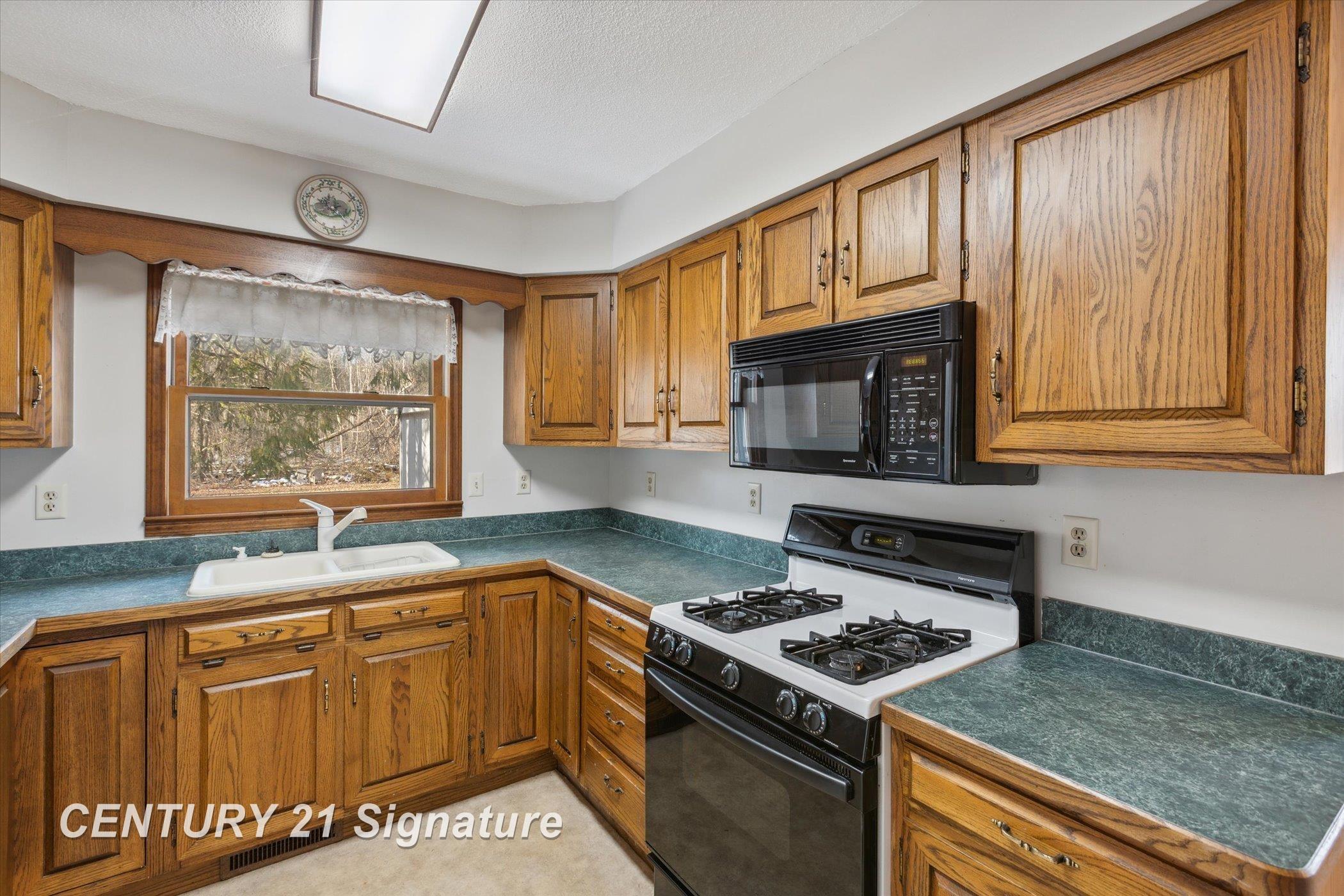 787 North Homer Road Midland, MI 48640 - Photo 14 of 40