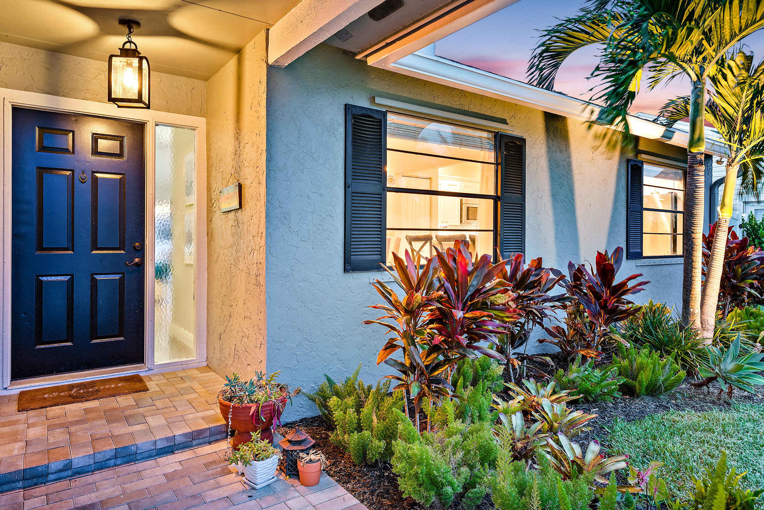 124 Timberline Drive Jupiter, FL 33458 - Photo 2 of 27 124 Timberline Dr Twilights-9