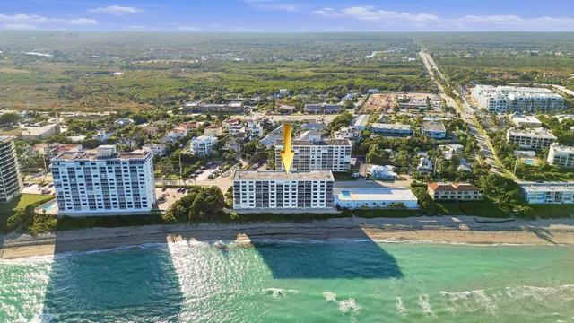 $975,500 | 900 Ocean Drive, Unit 207, Juno Beach, FL 33408