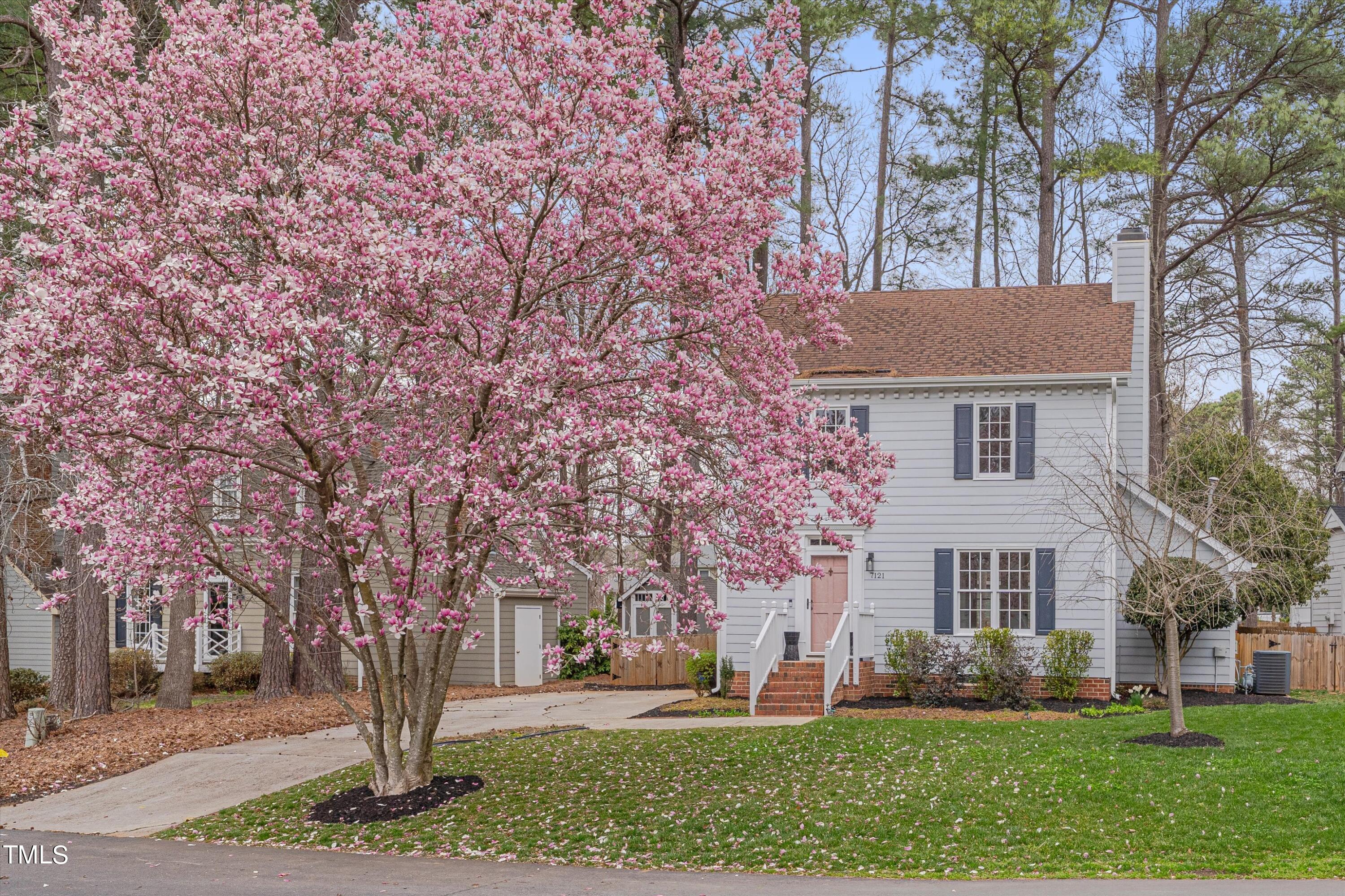 7121 Sandringham Drive Raleigh, NC 27613 - Photo 2 of 31 02-7121 Sandringham-2