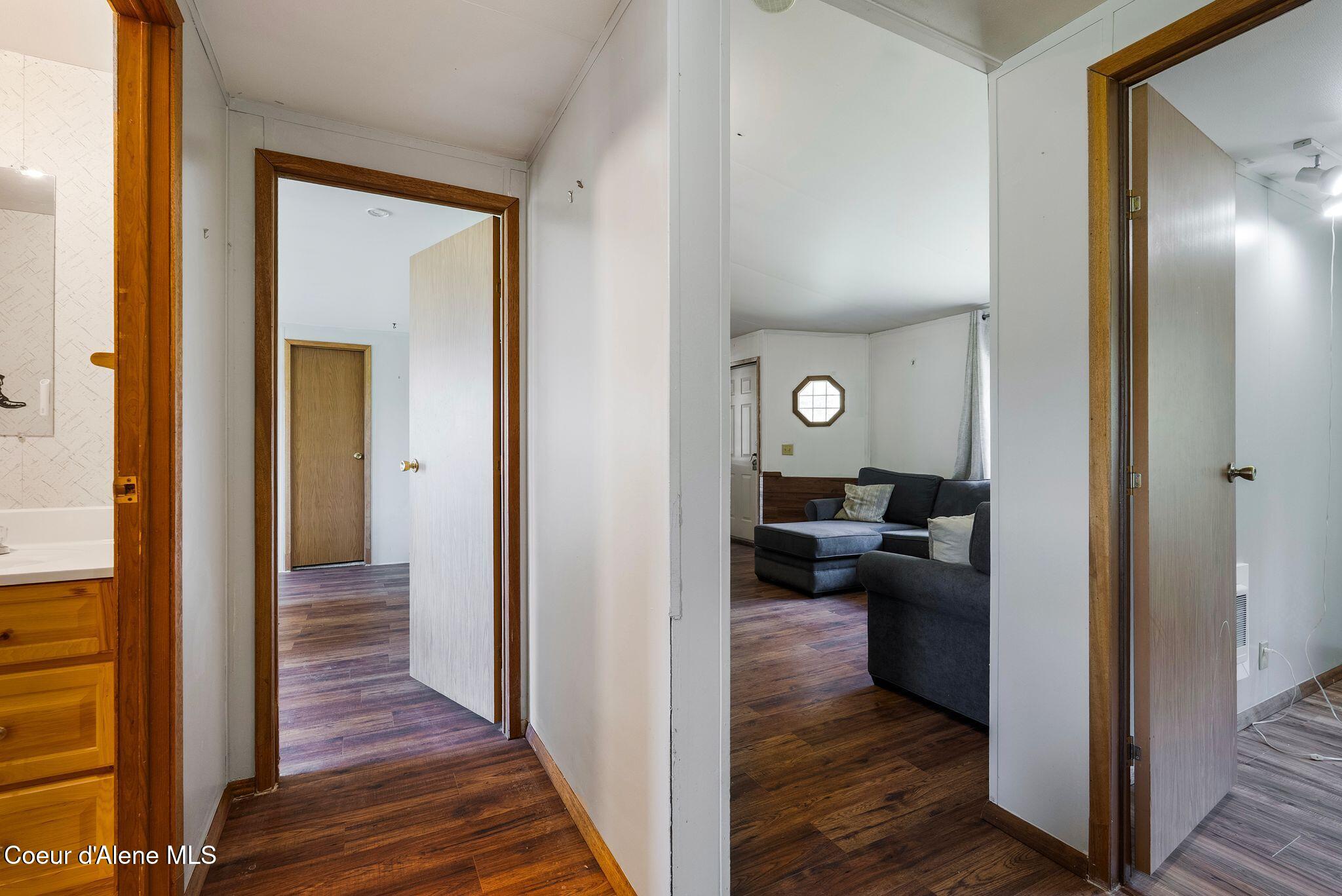 300 Sunny Shadows Lane Sandpoint, ID 83864 - Photo 19 of 84 Hallway