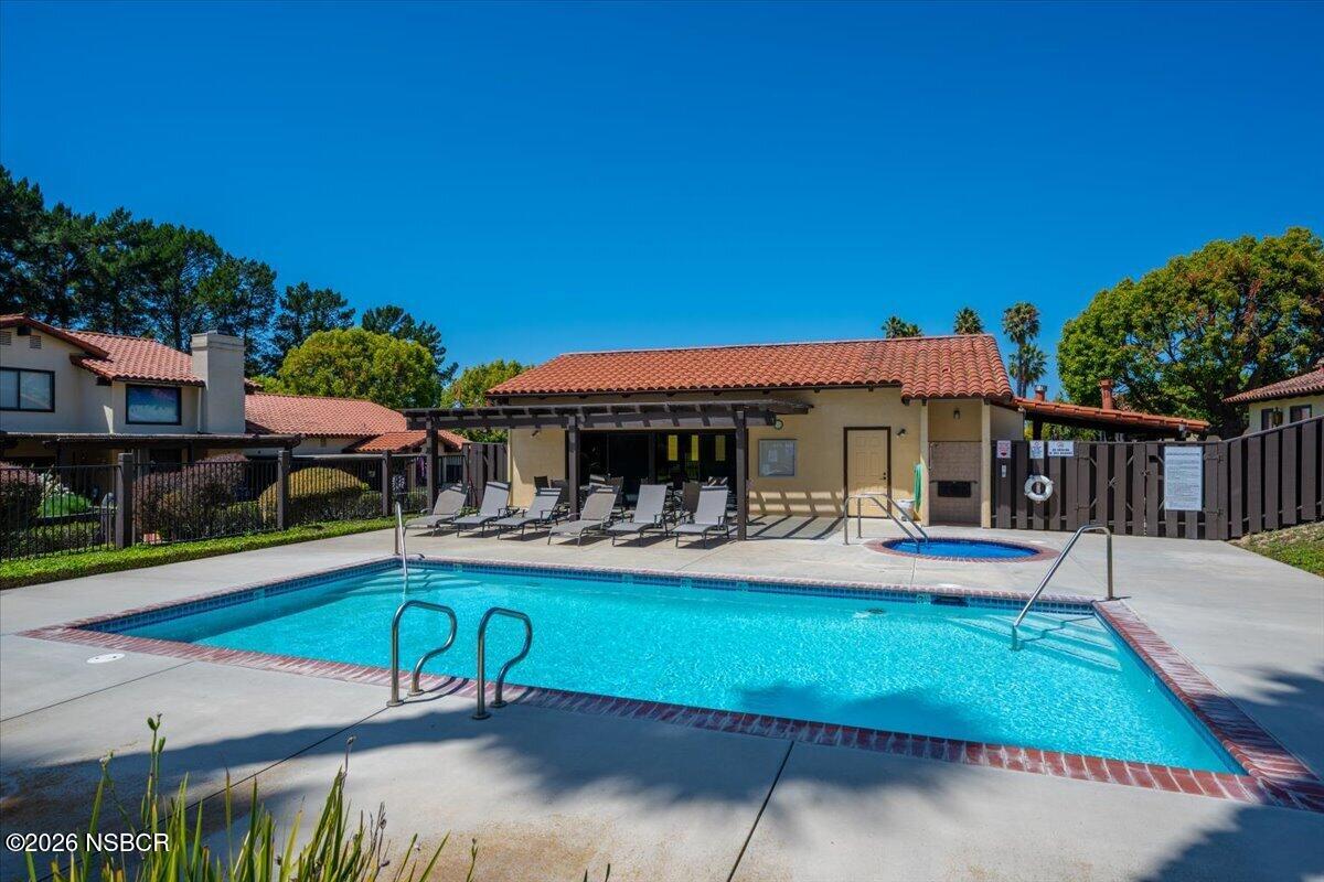 154 Abbey Road Santa Maria, CA 93455 - Photo 36 of 44 43-Pool