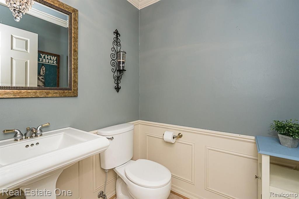 1380 Chestnut Circle Rochester Hills, MI 48309 - Photo 18 of 46