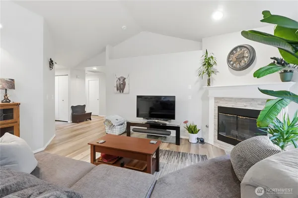 $799,950 | 12616-12618 119th St Court East, Puyallup, WA 98374