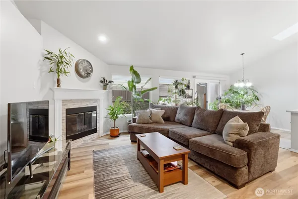 $799,950 | 12616-12618 119th St Court East, Puyallup, WA 98374