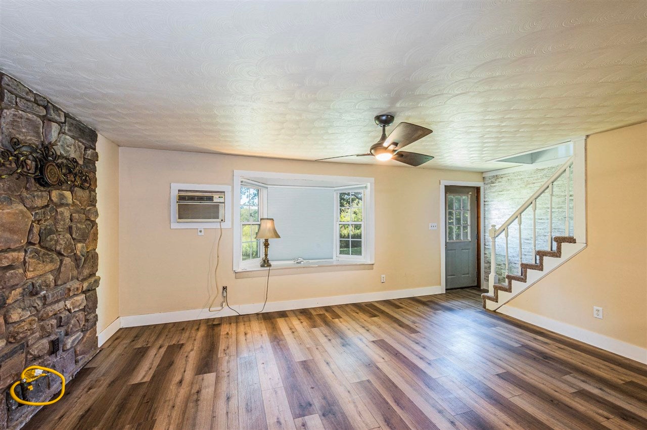 3889 Logansport Road Morgantown, KY 42261 - Photo 3 of 41 Gallery Image 3